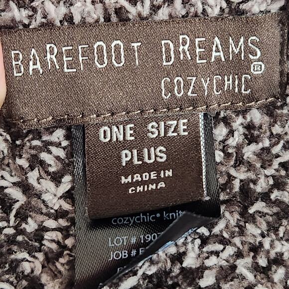 Barefoot Dreams Cozy Chic Plus Gray Leopard Asymmetrical Cape Poncho Women's OS - Picture 2 of 8